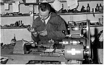Ratko Bursic, fundador de Istria, en el torno